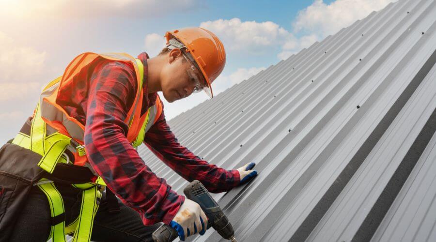 Professional gutter cleaning in Fairdale, KY